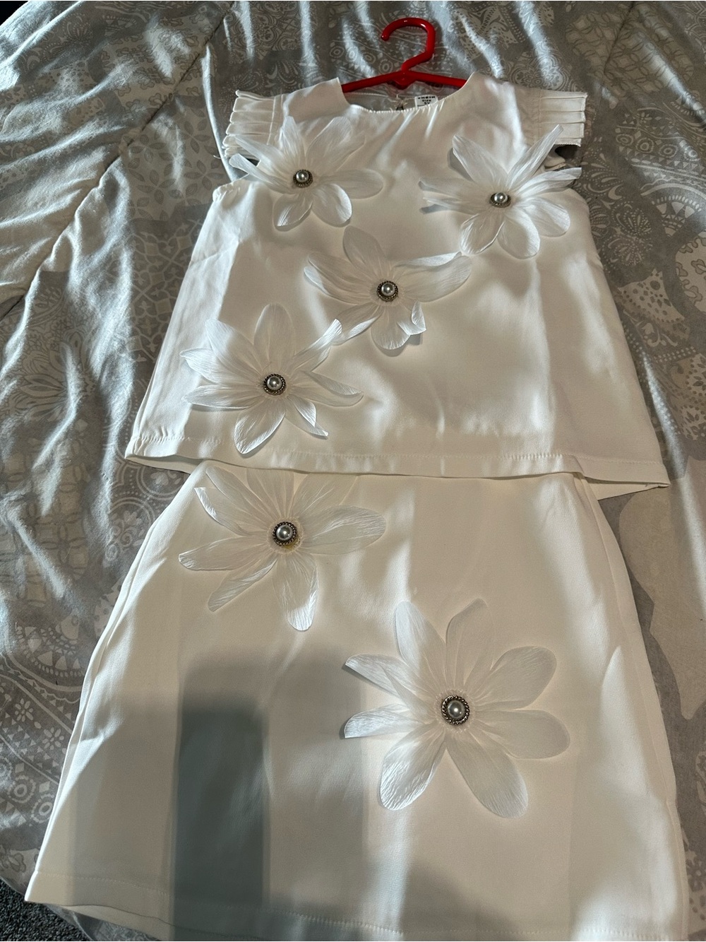 SHEIN White Floral Appliqué Two-Piece Skirt Set